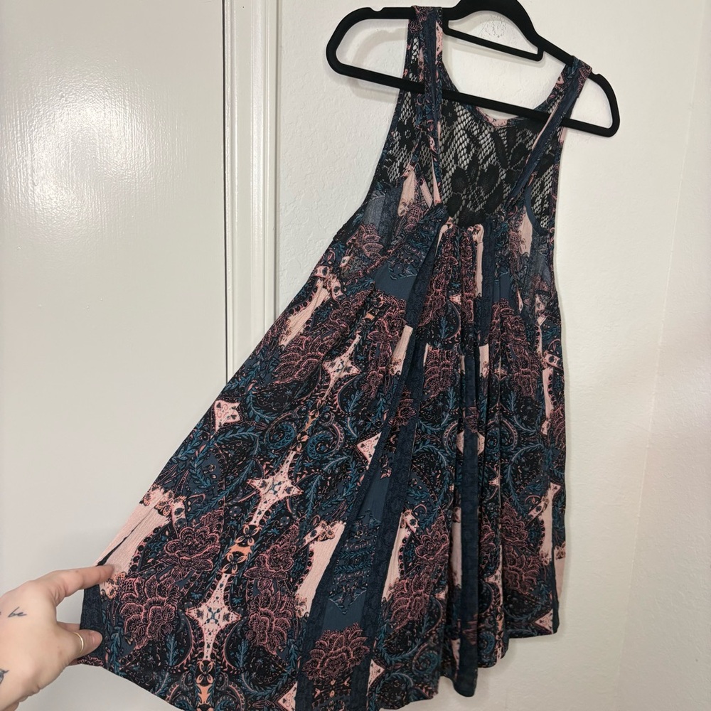 Free People Count Me In Trapeze Tunic Top black / pink combo paisley with lace - Picture 5 of 15